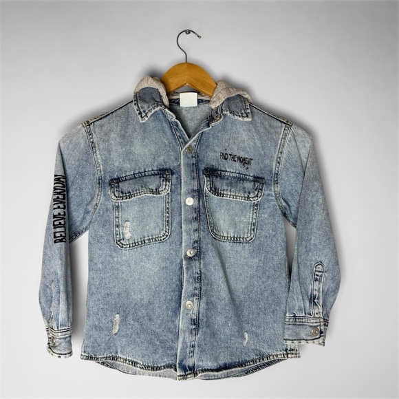 Zara Blue Denim Jacket Shirt Button Up with Removable Gray Hood Boy Kids Size 7 - Picture 1 of 11
